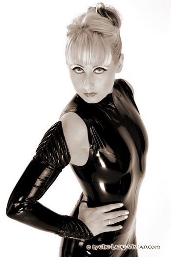 Domina Lady Vivian